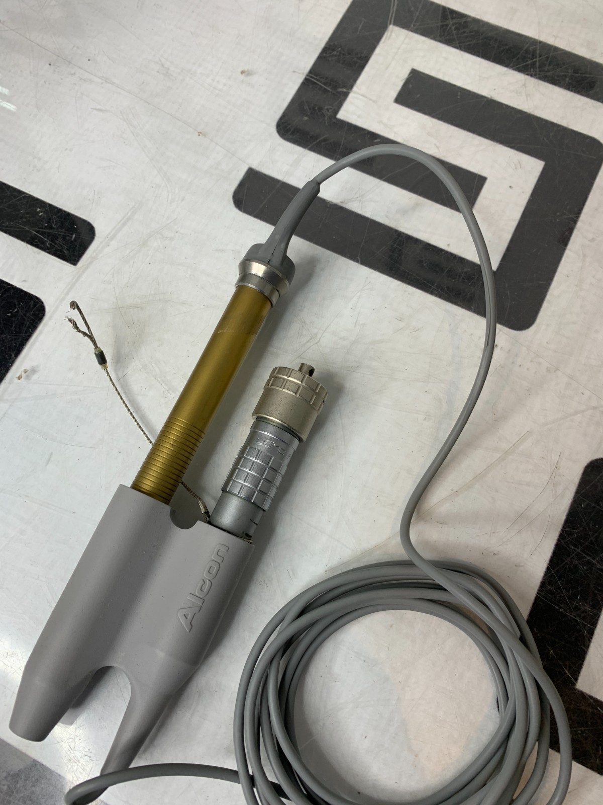 Used Alcon 8065-M002-01 Handpiece Phaco Phacoemulsifier Gold Reverse Threaded Tip