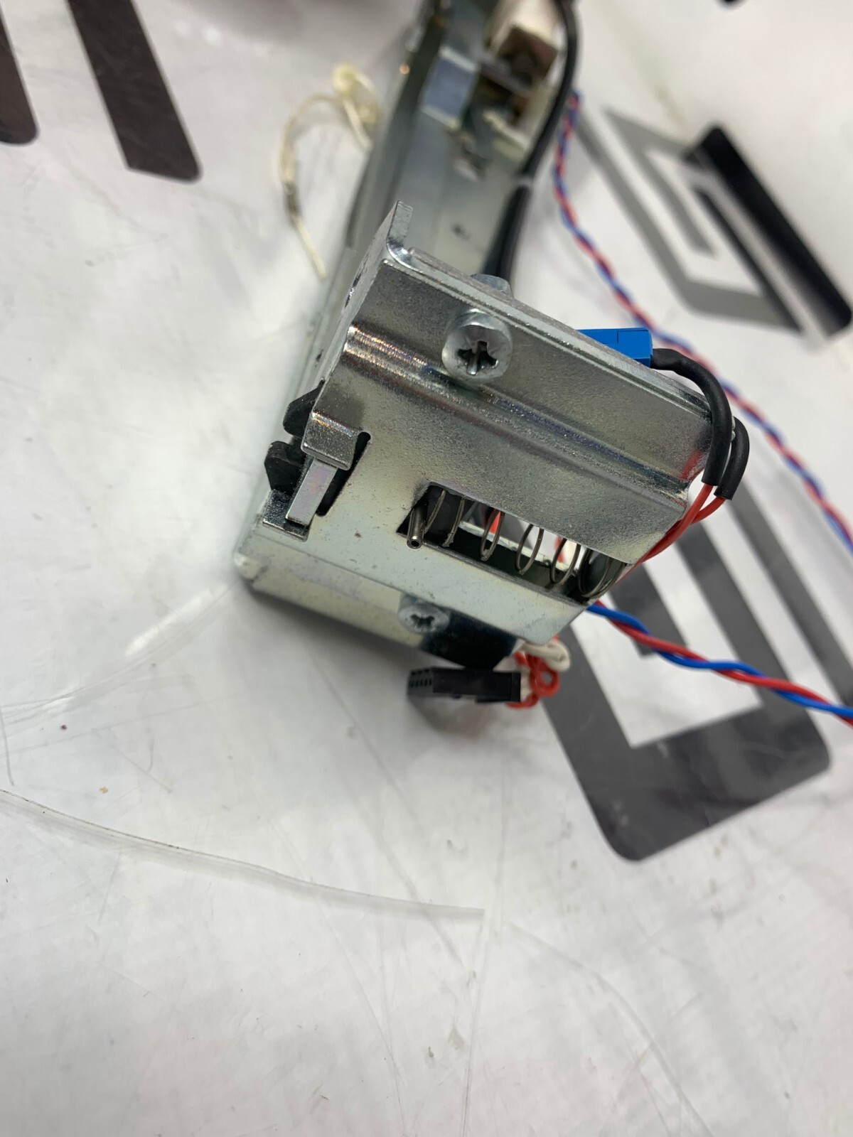 Used Eppendorf 5417C Lid Door Latch Locking Assembly Lock 5417 C  30 Day Warranty