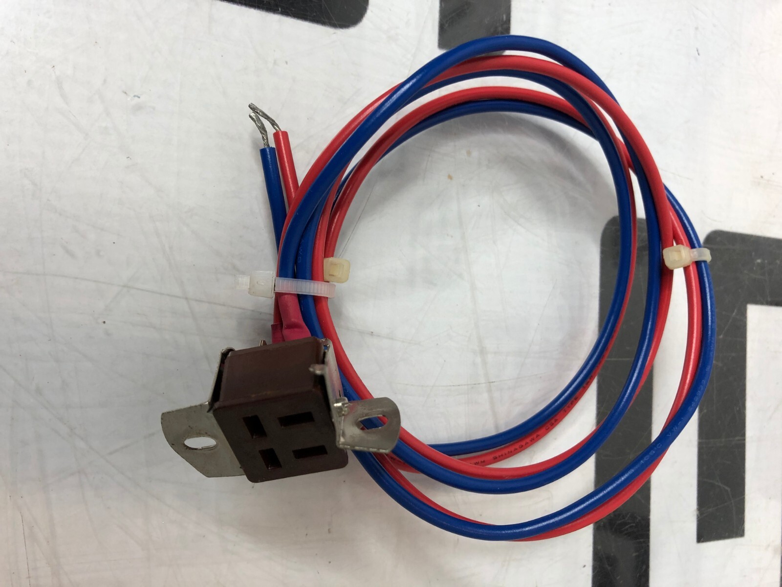 Used Nikon Diaphot TMD Microscope Lamp House Illuminator Light Receptical Plug Tested