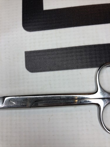 Used V. Mueller SU 1722 XMRA02 Scissors 30 Day Warranty SU1722