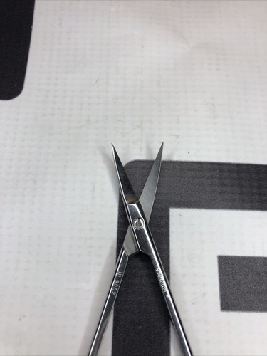 Used V. Mueller NL 3002 Scissors 30 Day Warranty NL3002