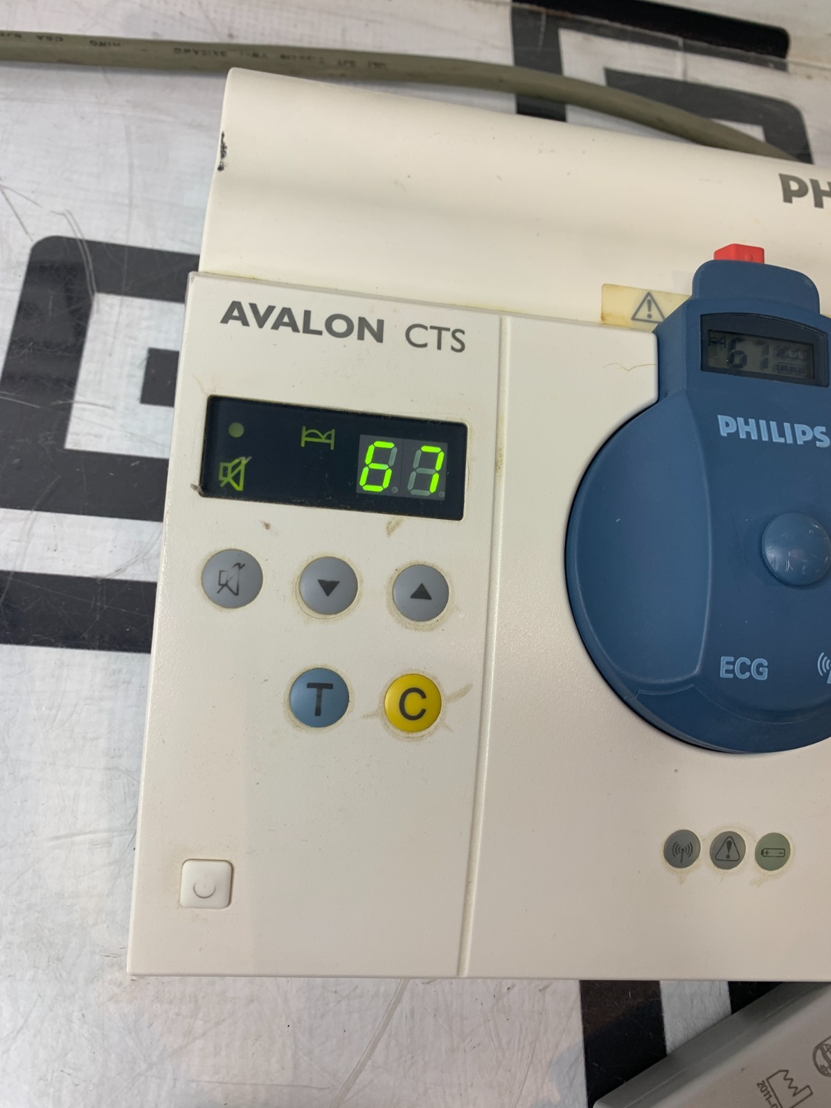Used Philips M2720A Avalon CTS Cordless Fetal Monitoring Base Docking Station M2727A