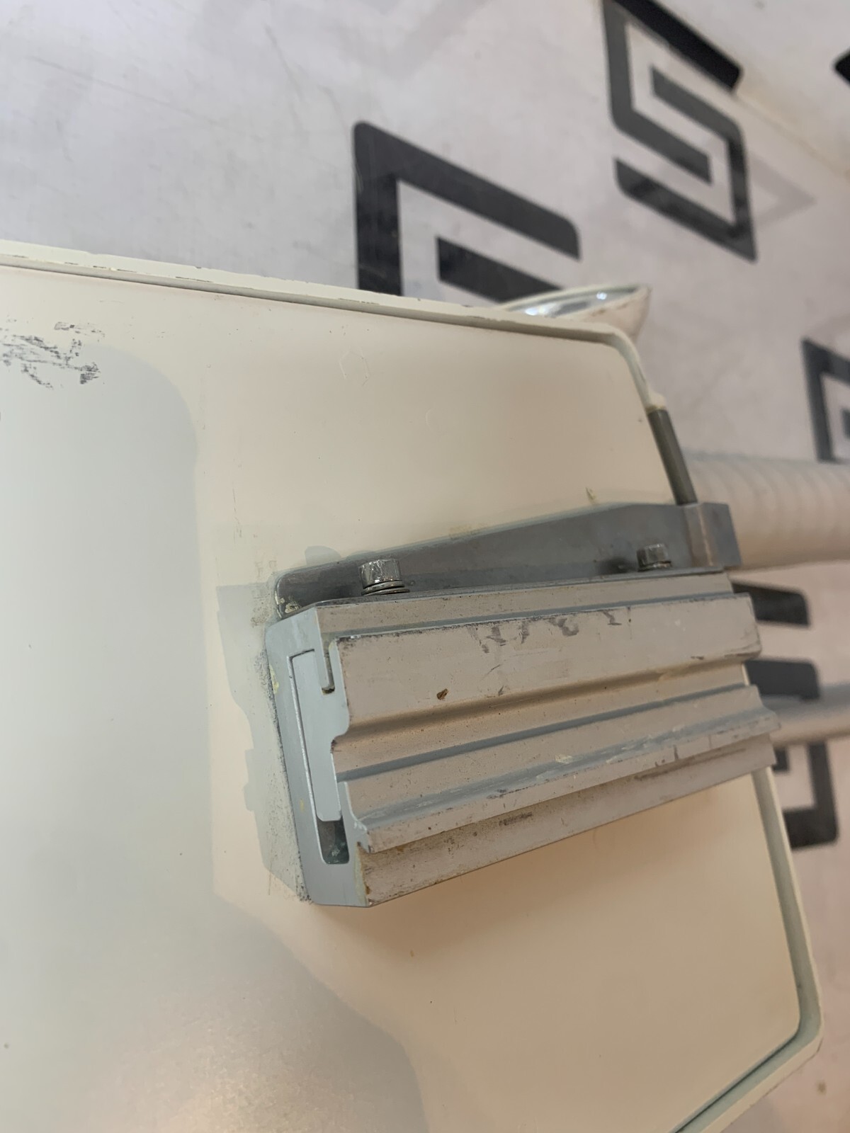 Used Ohmeda Giraffe Spot PT Lite Phototherapy Bili Light System 6600-0833-800 NO BULB