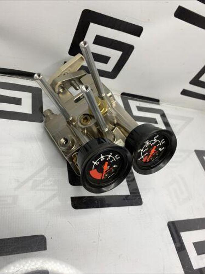 Used Anesthesia Regulator Gauge Air Block