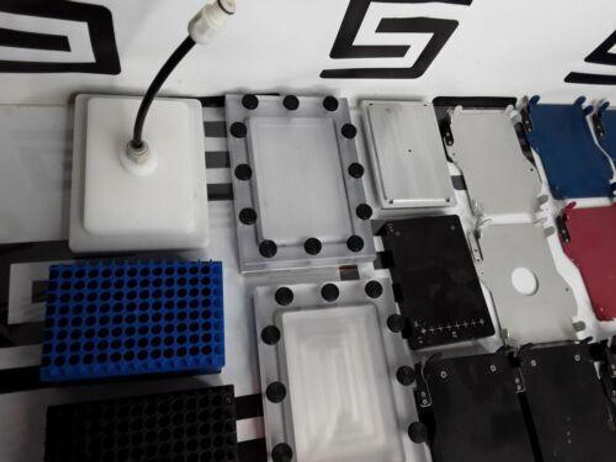 Used ZYMARK AFFYMETRIX Genechip Array Station