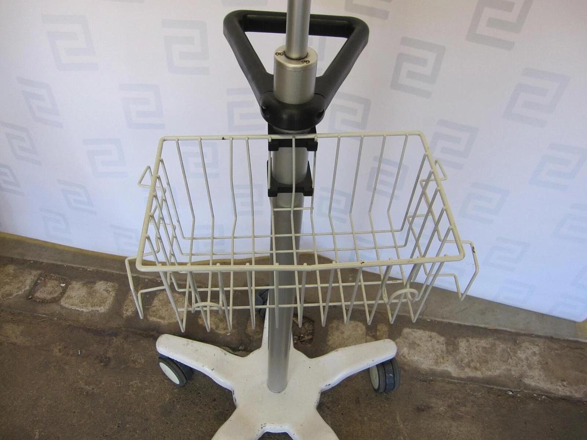 Used Vapotherm Precision Flow Rolling Stand with basket