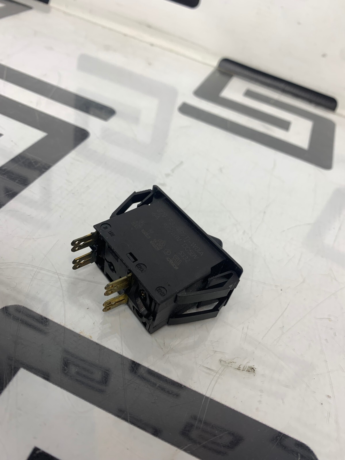 Used Sorvall LEGEND RT On/Off Power Switch E-T-A Circuit Breaker Rocker ETA 20180671