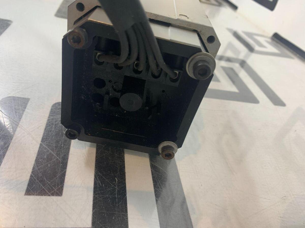 Used Zeiss  3000 Power Table Magnetic Ophthalmic Motor Actuator TGC 8AWASU-105