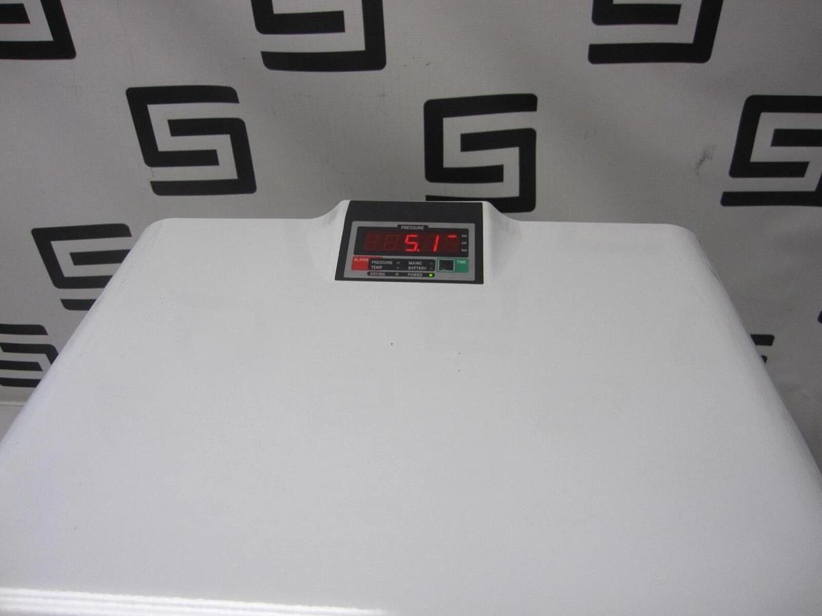 Used Ekom DK50 DS SMART Medical Artificial Ventilation Air 2 Liter 1479 hrs W/ STAND