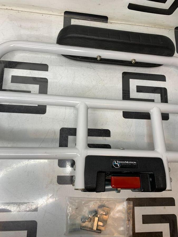 Used Right Side Rail Hinge & Latch Assembly