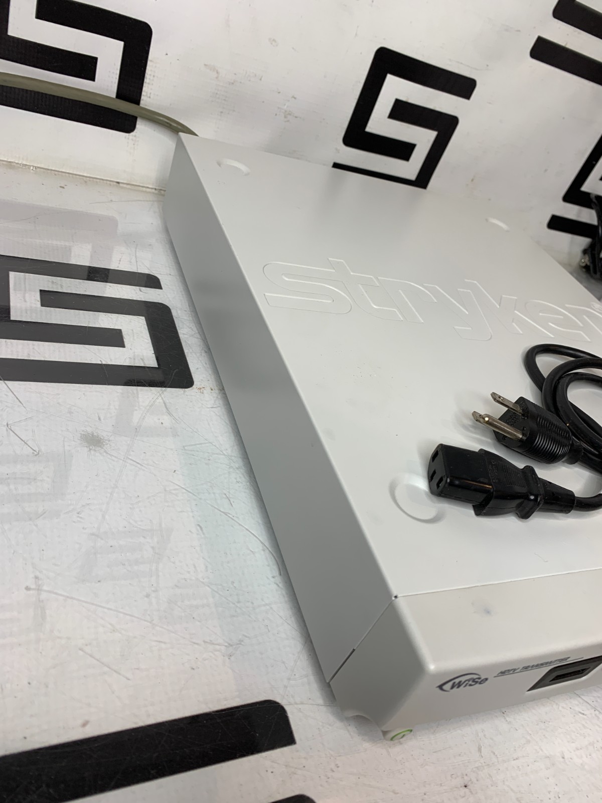 Used STRYKER 240-031-010 SYNK WIRELESS TRANSMITTER NO BLUE TOKEN KEY 240-030-974