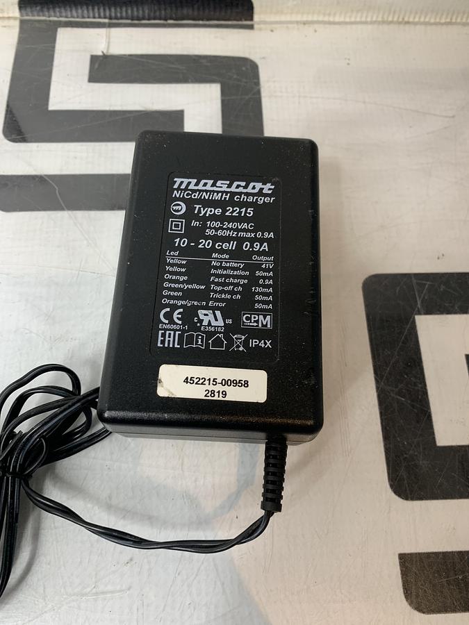 Used Smith & Nephew Spider2 Battery Wall Charger Adaptor w/ Mascot 2215 Charger