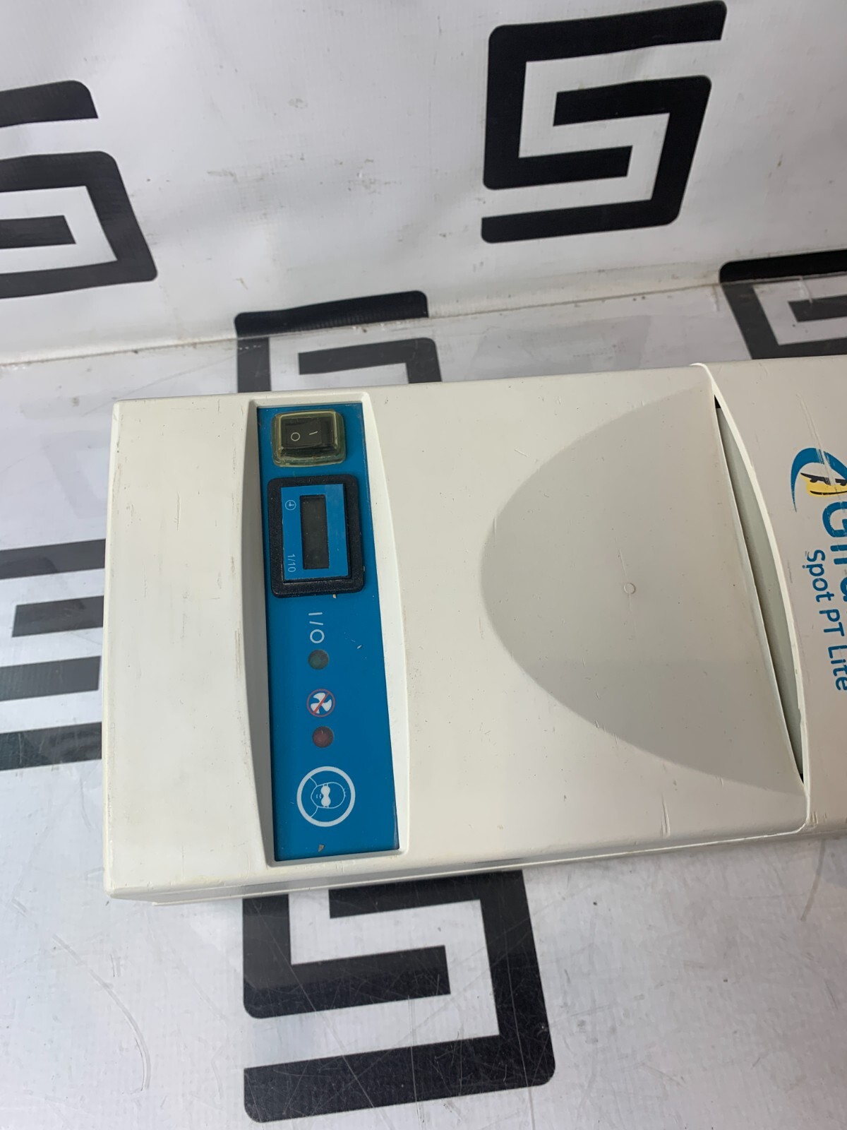 Used Ohmeda Giraffe Spot PT Lite Phototherapy Bili Light System 6600-0833-800 NO BULB