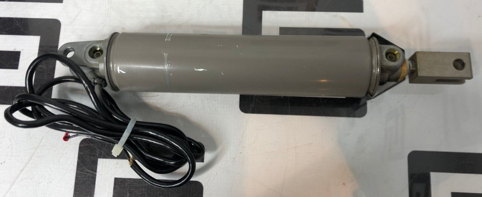 Used Midmark 119 Ritter Evolution 75 Back Foot Chair Cylinder OEM #002-0003-00 MIC065