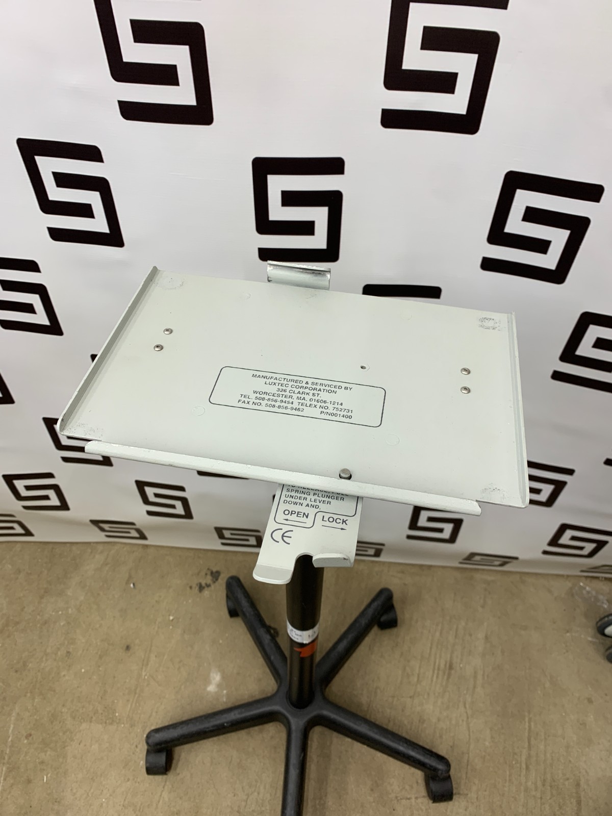 Used Luxtec 9300 XSP Mobile Stand Rolling Floor 001400 Luxtec Light Source 9300XSP