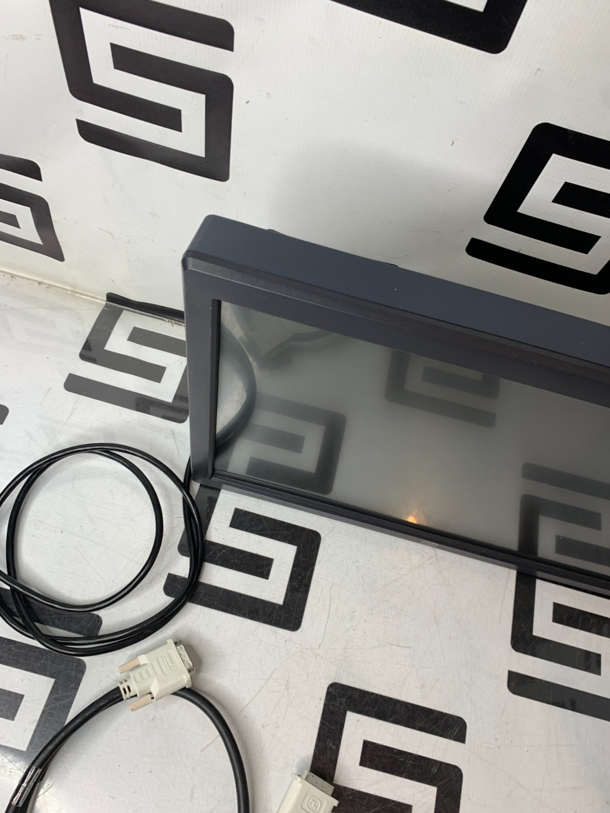 Used ELO ET1900L-8CWA-1-GY-G E619279 19" Touchscreen Monitor LCD DVI Touch Screen