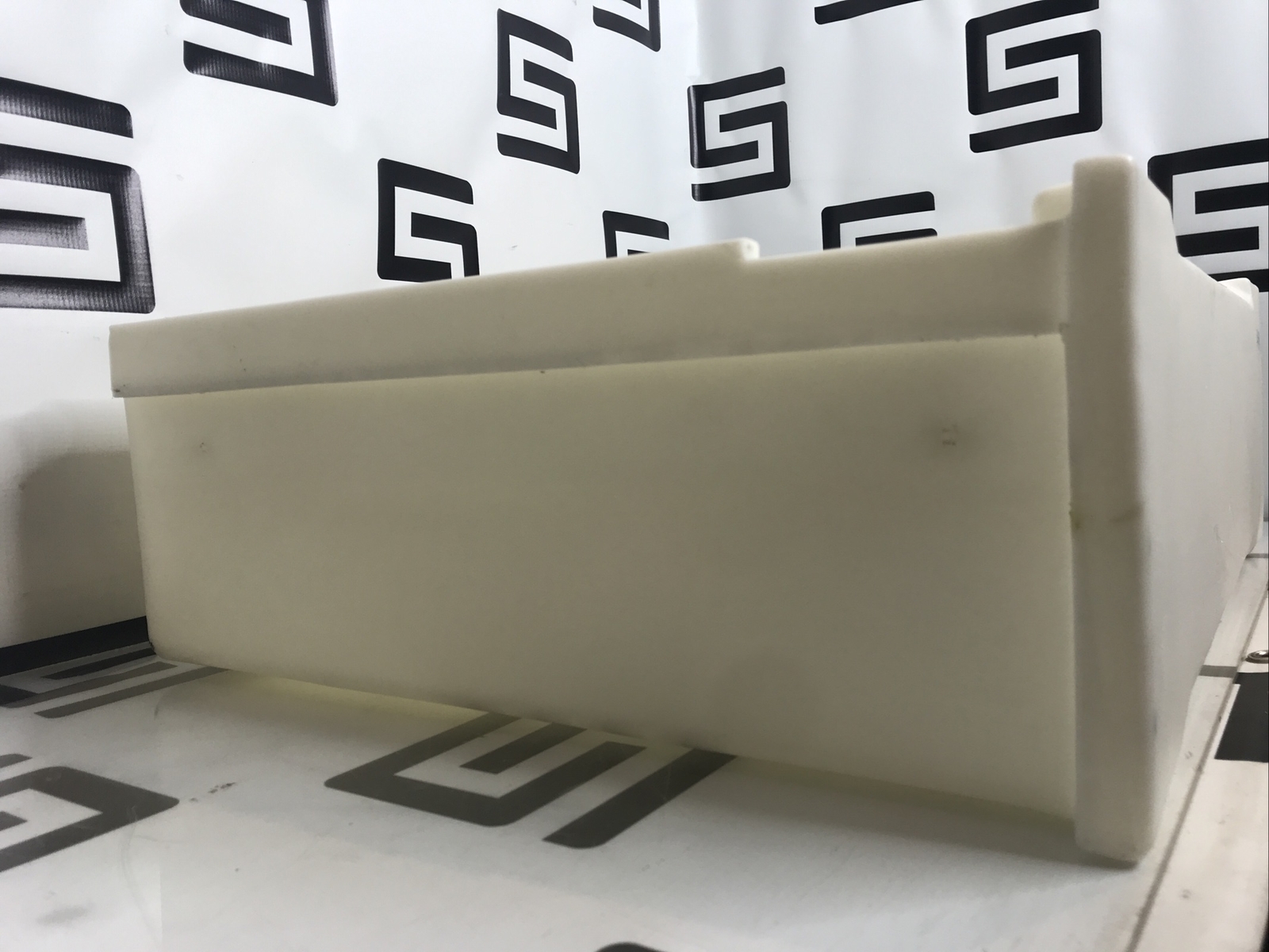 Used Metro LifeLine Emergency Crash Cart Model LEC51 Bottom Drawer 7 inch with tracks