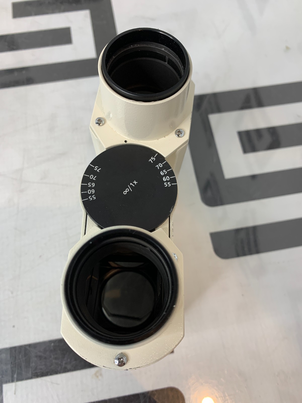 Used ZEISS AXIOVERT BINOCULAR HEAD 40 C 25 40 200 LAB MICROSCOPE  (NO EYE PIECES)