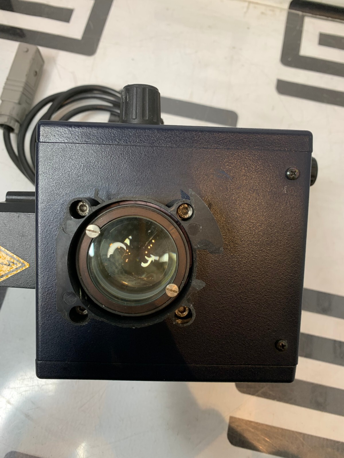 Used Leica Microscope Fluorescent Bulb Holder 7Pin Connector 100W HG Type 307-072.057