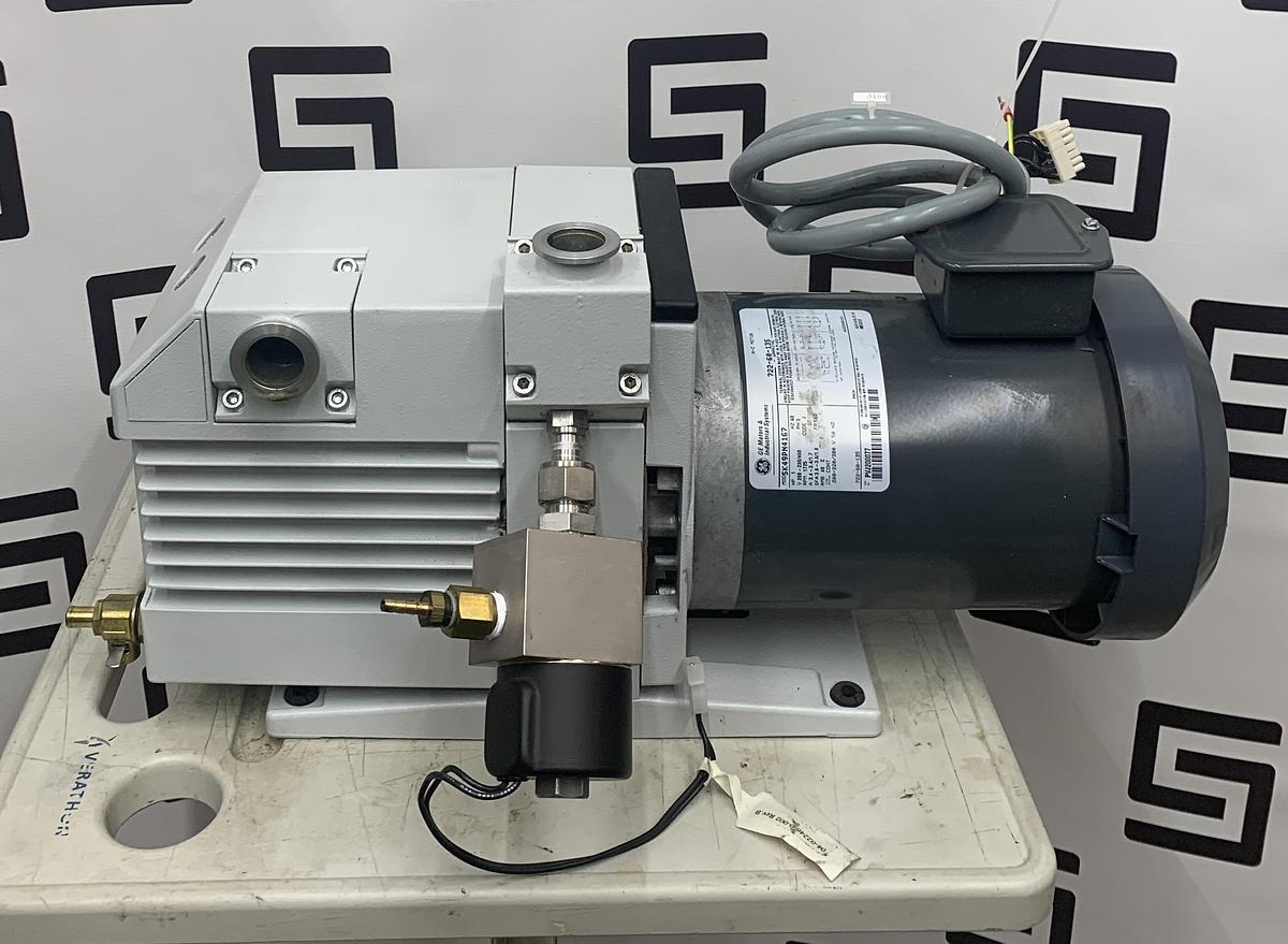 Used TRIVAC D16B Leybold Rotary Vane Vacuum Pump & Manual