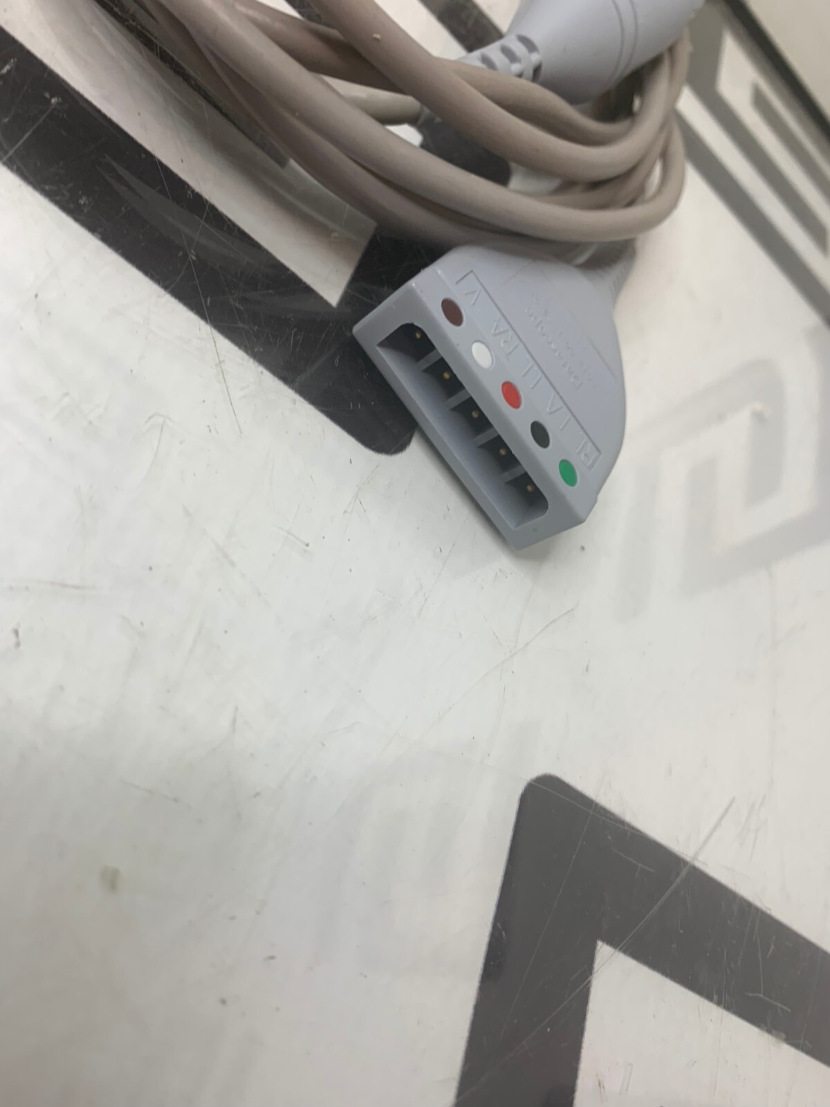 Used OEM Datascope 0012-00-1255-01 ECG EKG Trunk 5 Lead Cable