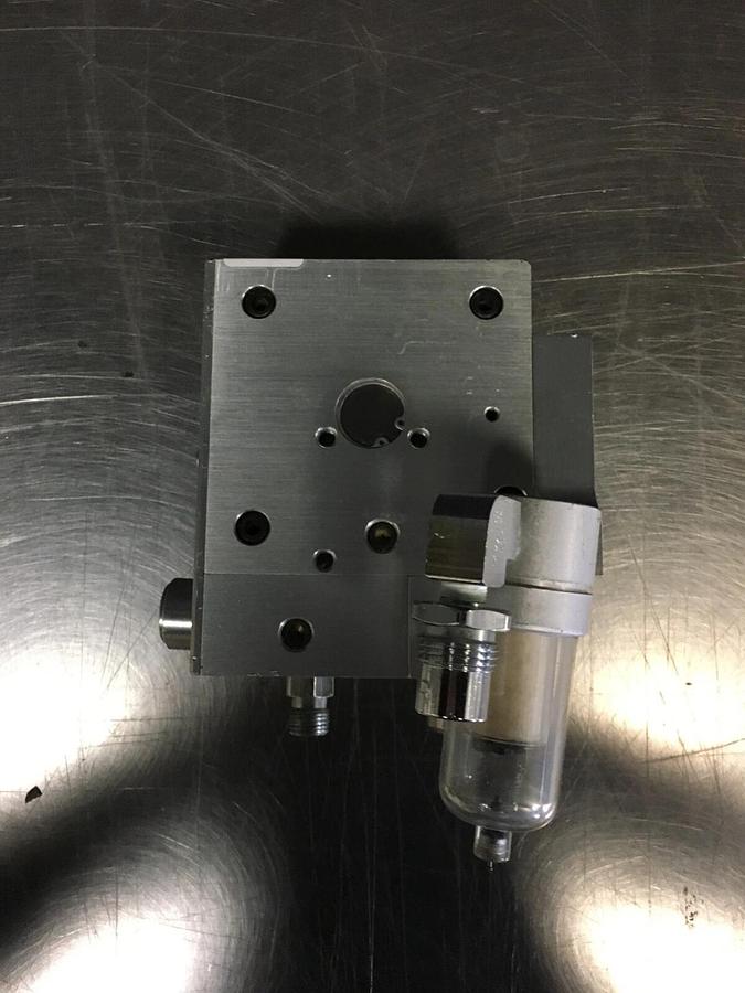 Used Sechrist 3500HL Air-Oxygen Mixer with Pole Mount (B)