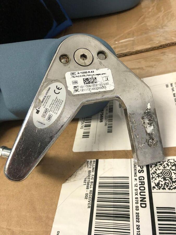 Used Stirrup Set Left   Right / Integrated Surgical Table Clamp