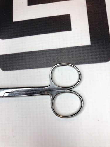 Used V. Mueller SU 1722 XMRA02 Scissors 30 Day Warranty SU1722
