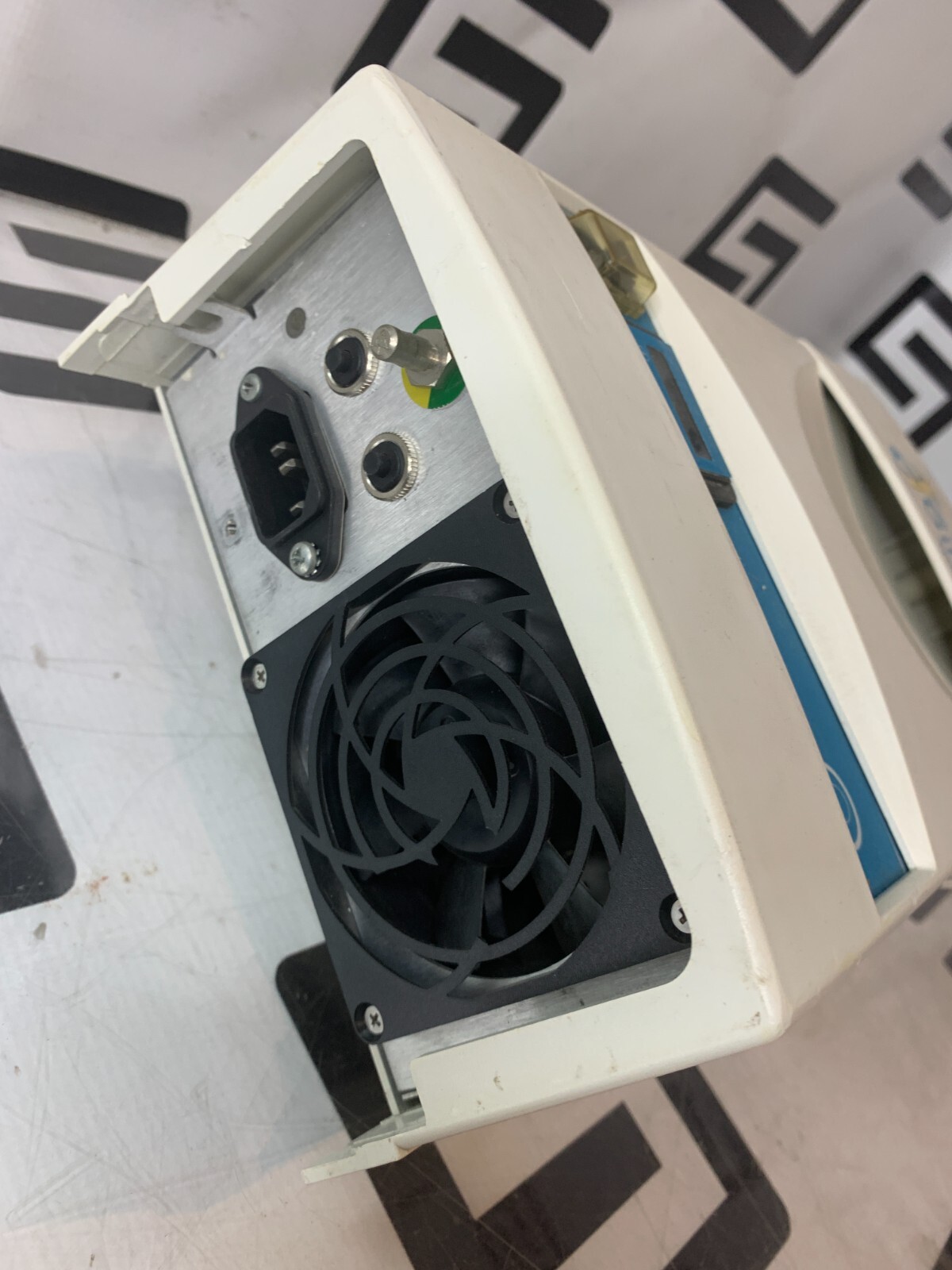 Used Ohmeda Giraffe Spot PT Lite Phototherapy Bili Light System 6600-0833-800 NO BULB