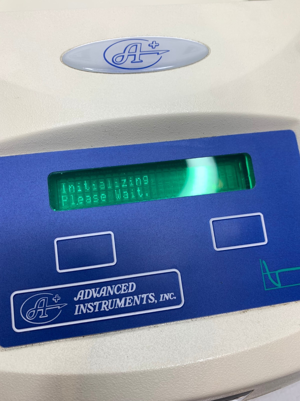 Used Advanced Instruments Model 3320 Osmometer Single Sample Micro-Osmometer A+