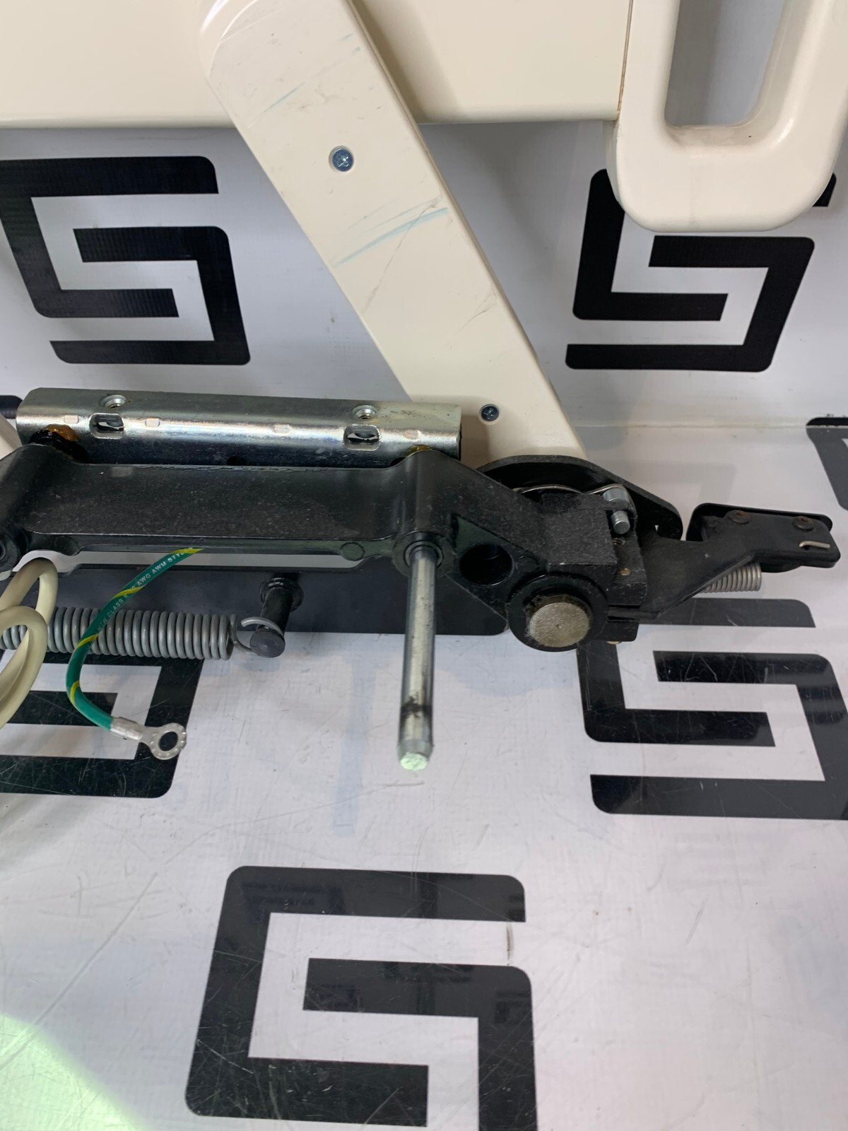 Used Stryker 3002 Secure II Hospital MED SURG BED Left Hand Siderail Controller ASSY