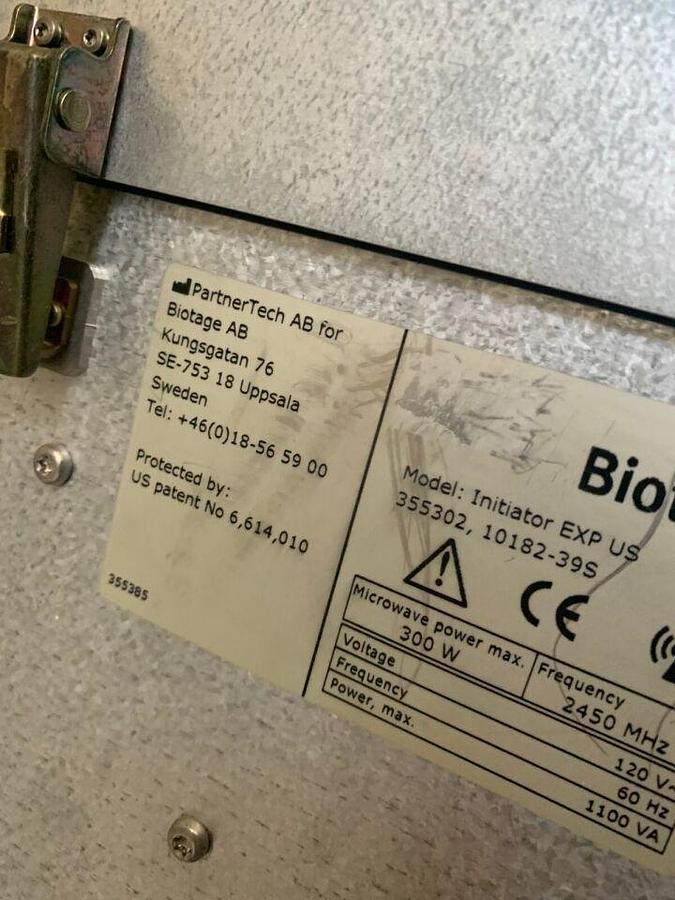 Used US Microwave Synthesizer w/ Robot Sixty 355381 355302