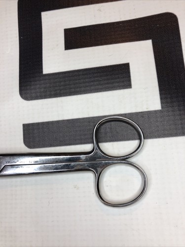 Used V. Mueller XRDZ10 SU 1860 Scissors 30 Day Warranty SU1860