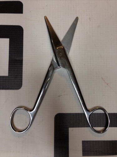 Used V. Mueller XRDE04 SU1860 Scissors 30 Day Warranty  SU 1860