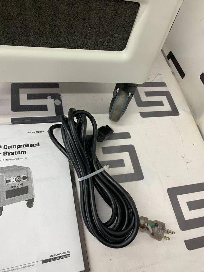 Used GAST JUNAIR 87R637-4P2-N47OX 4L