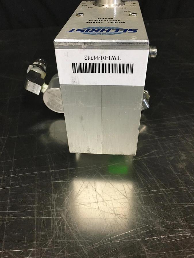 Used Sechrist 3500HL Air-Oxygen Mixer with Pole Mount (B)