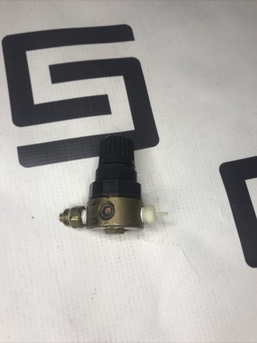 Used WATTS FLUIDAIR PNEUMATIC REGULATOR 0/125 300 PSIG MAXIMUM INLET R364-01C