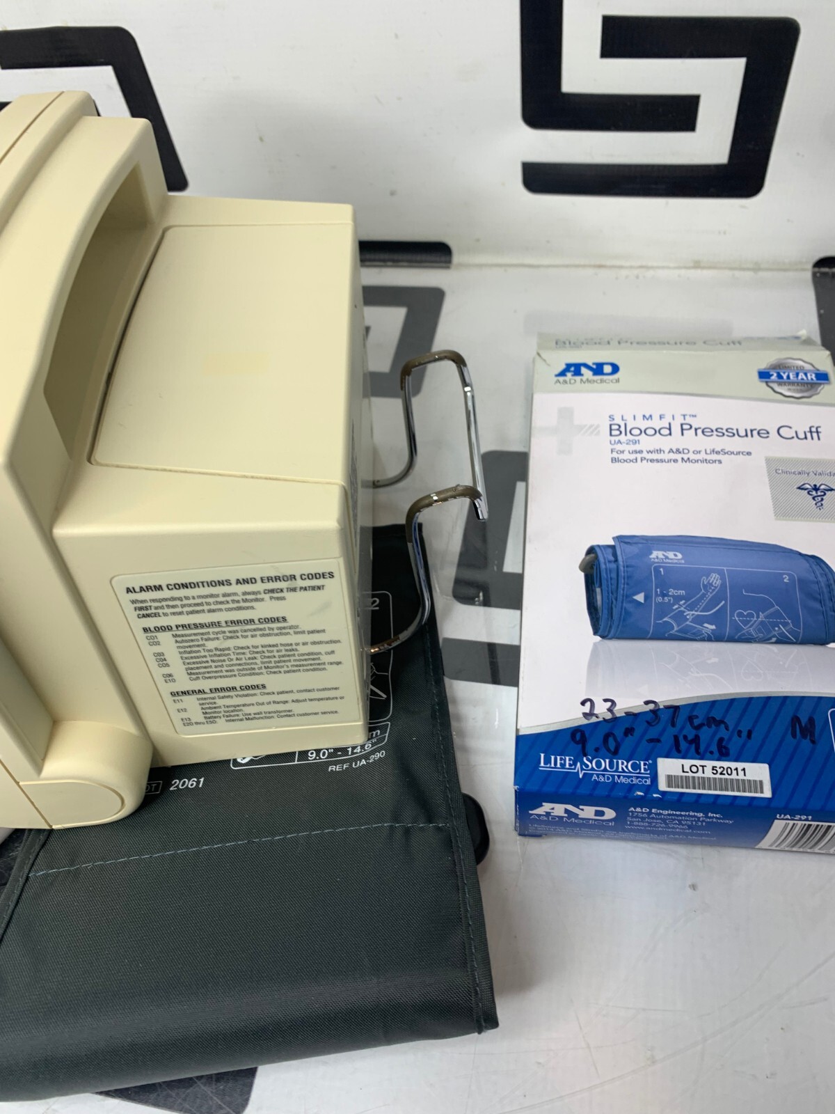 Used NEW BATTERY WELCH ALLYN 52000 SERIES VITAL SIGNS MONITOR NIBP BP TUBE SpO2 5200