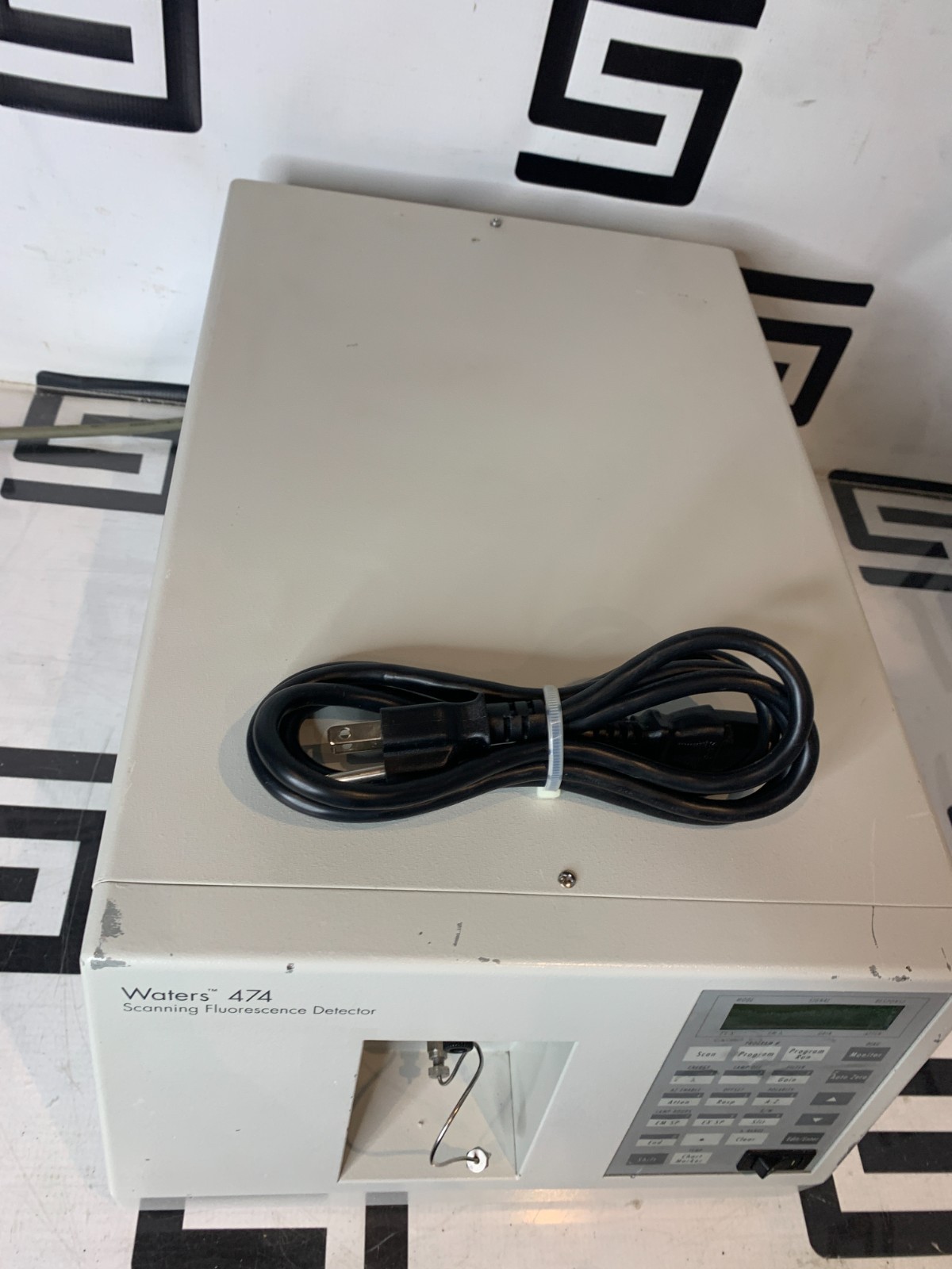 Used Waters 474 Scanning Fluorescence Lab Detector HPLC Chromatography 1.9 Lamp Hours