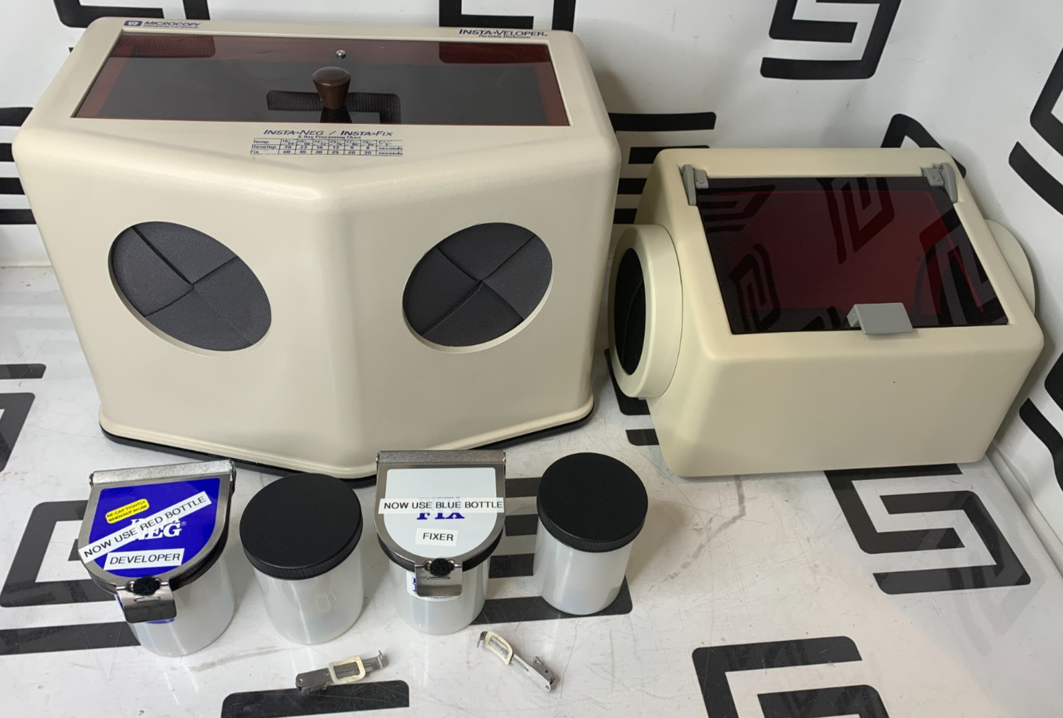 Used Microcopy Insta-Veloper Portable Darkroom Insta-Neg Insta-Fix Starter Kit TESTED