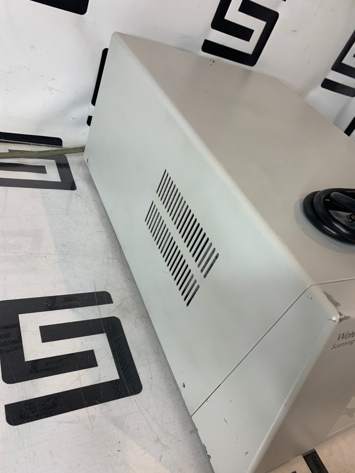 Used Waters 474 Scanning Fluorescence Lab Detector HPLC Chromatography 1.9 Lamp Hours