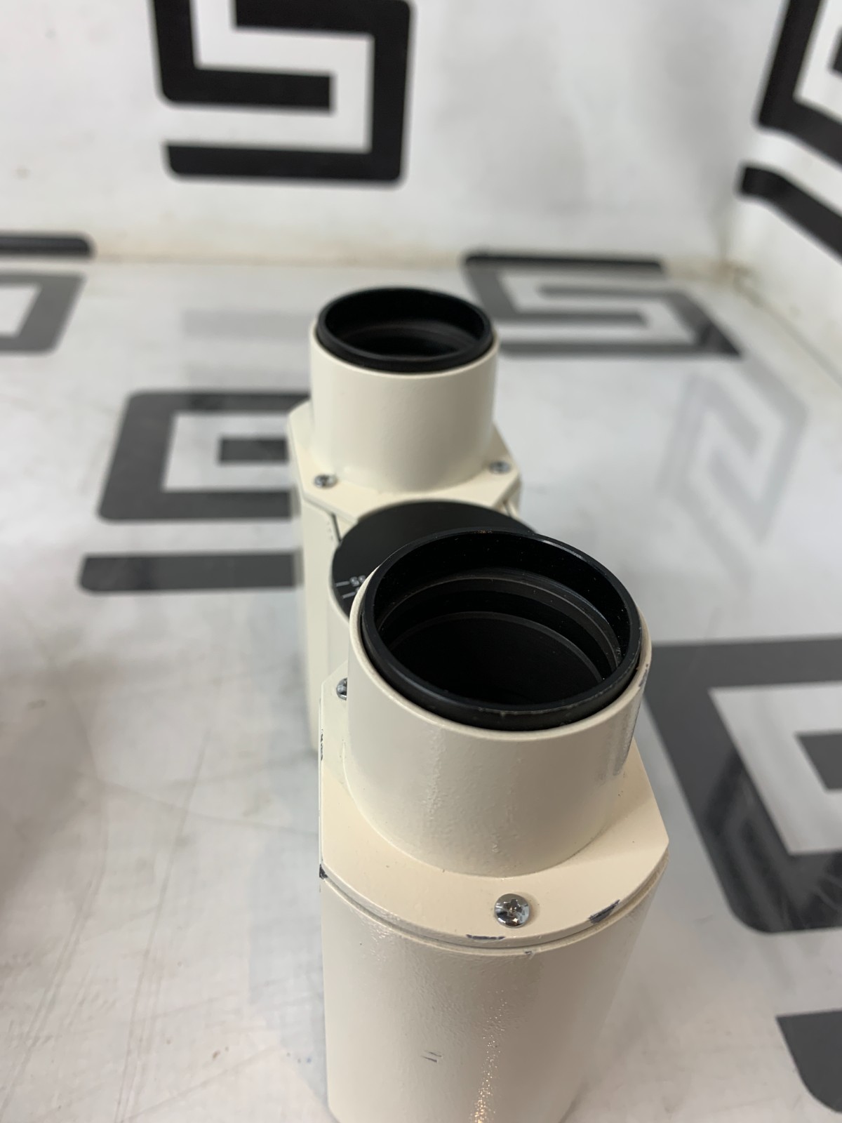 Used ZEISS AXIOVERT BINOCULAR HEAD 40 C 25 40 200 LAB MICROSCOPE  (NO EYE PIECES)