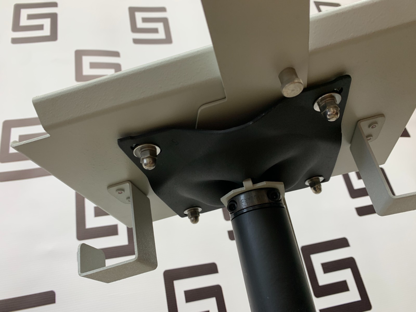 Used Luxtec 9300 XSP Mobile Stand Rolling Floor 001400 Luxtec Light Source 9300XSP