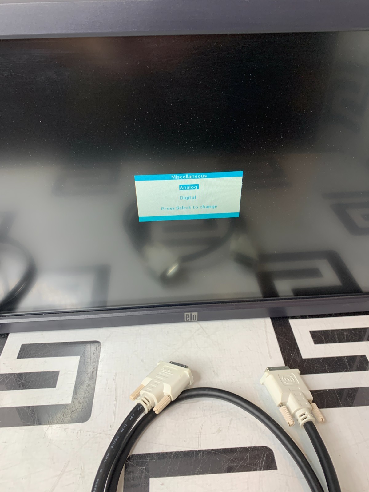 Used ELO ET1900L-8CWA-1-GY-G E619279 19" Touchscreen Monitor LCD DVI Touch Screen