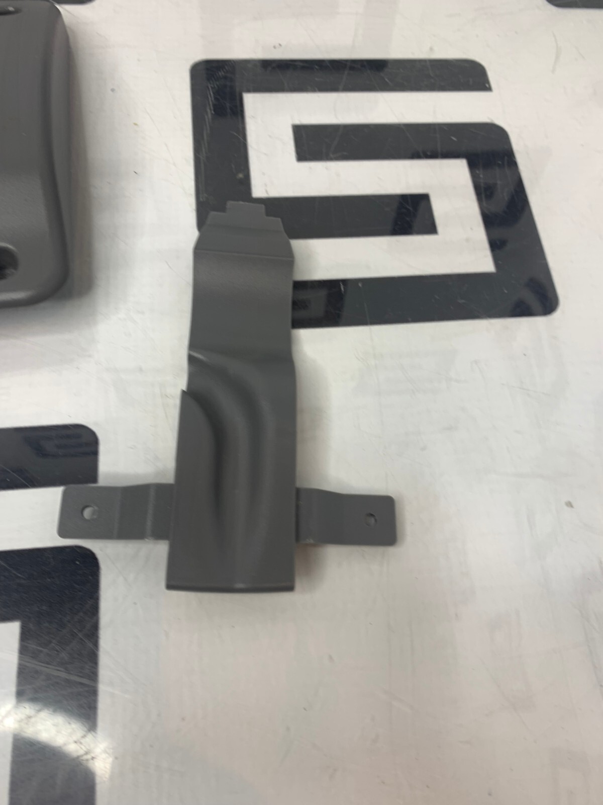 Used Zonare Z.One 19" FPM1028 Monitor Ultra Flatscreen LCD 30 Day Warranty