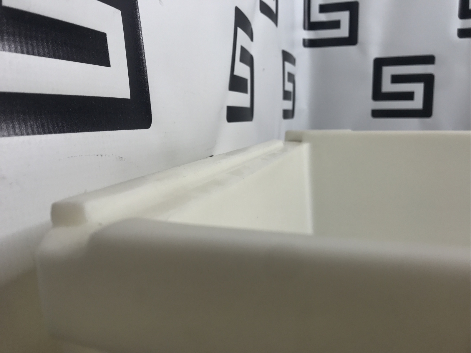 Used Metro LifeLine Emergency Crash Cart Model LEC51 Bottom Drawer 7 inch with tracks