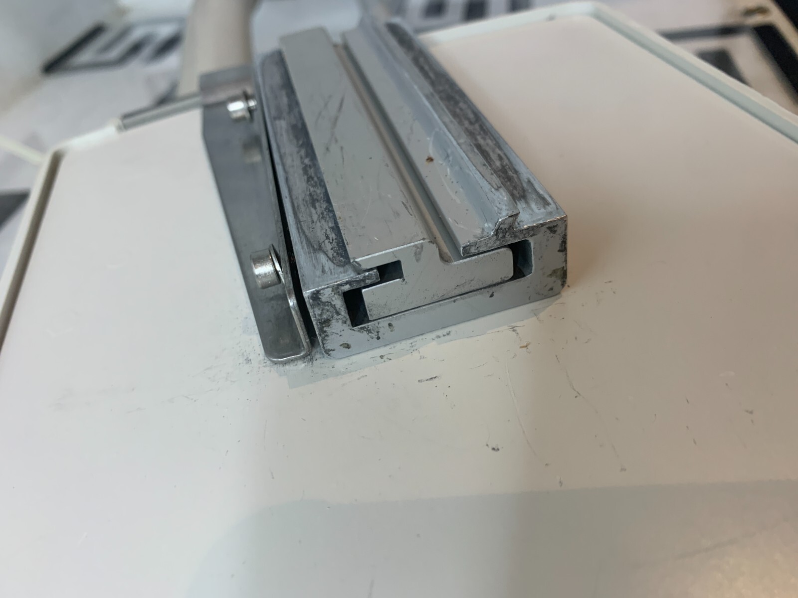 Used Ohmeda Giraffe Spot PT Lite Phototherapy Bili Light System 6600-0845-800 W/ BULB