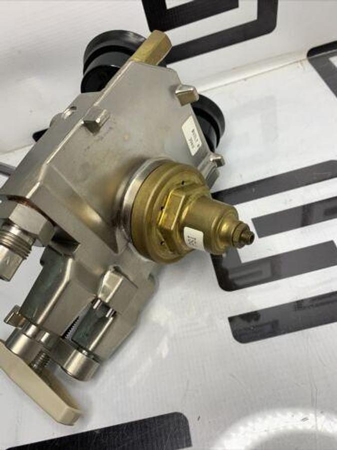 Used Anesthesia Regulator Gauge Air Block