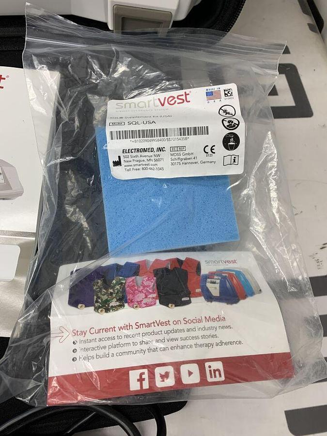 Used SMARTVEST LOW 6 Hours DEMO Unit SQL Airway Clearance Therapy Device System W/ LTU  Adult Large