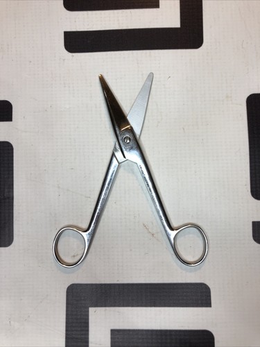 Used V. Mueller XRDZ10 SU1860 Scissors 30 Day Warranty SU 1860